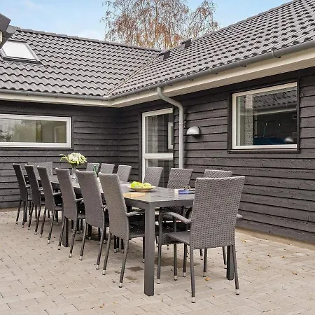 Luxury Retreat With Pool Bøtø By