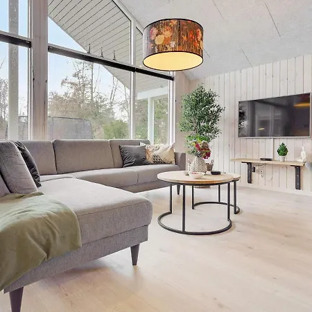 Luxury Retreat With Pool * Bøtø By