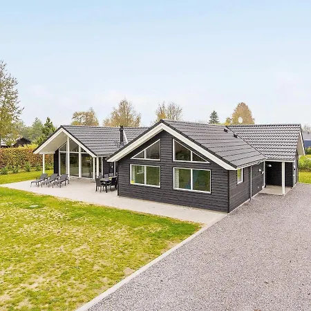 Дом отдыха Luxury Retreat With Pool - By Traum *