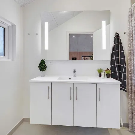 Semesterbostad Luxury Retreat With Pool *