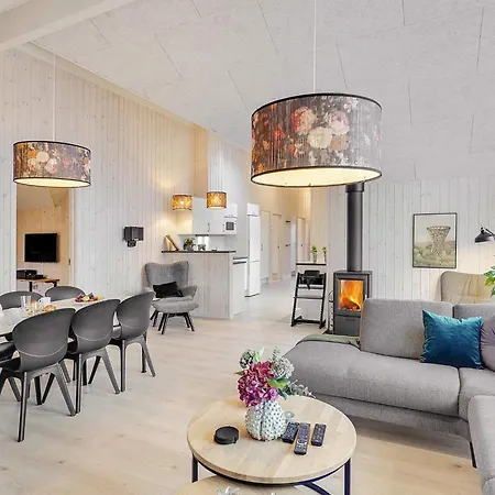Luxury Retreat With Pool * Bøtø By